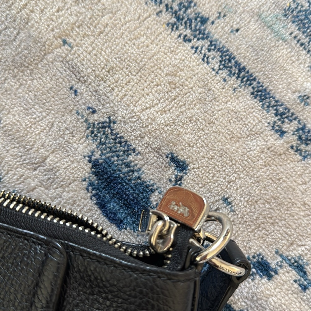 Coach Handbag - Picture 6 of 9